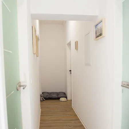 Savor 5 Personen 2 Schlafzimmer Babybett Netflix Balkon Zentrum *