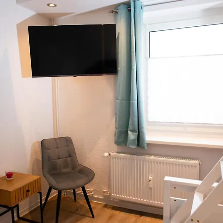 アパート Savor 5 Personen 2 Schlafzimmer Babybett Netflix Balkon Zentrum *