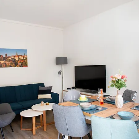 Savor 5 Personen 2 Schlafzimmer Babybett Netflix Balkon Zentrum