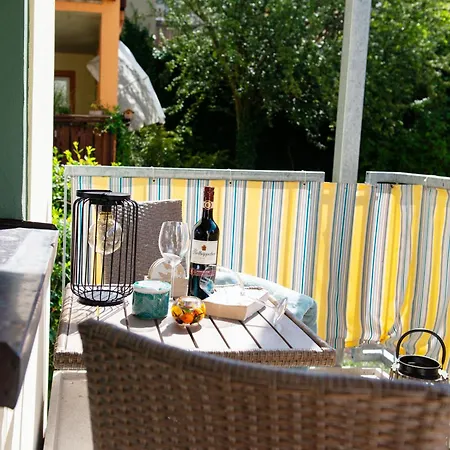 Savor 5 Personen 2 Schlafzimmer Babybett Netflix Balkon Zentrum *