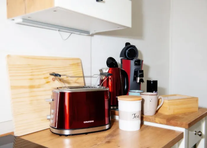 Savor 5 Personen 2 Schlafzimmer Babybett Netflix Balkon Zentrum דירה באוטזן