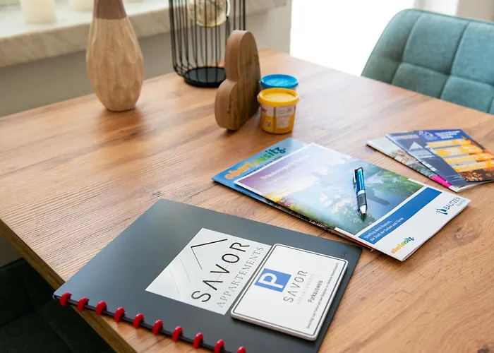 Savor 5 Personen 2 Schlafzimmer Babybett Netflix Balkon Zentrum דירה