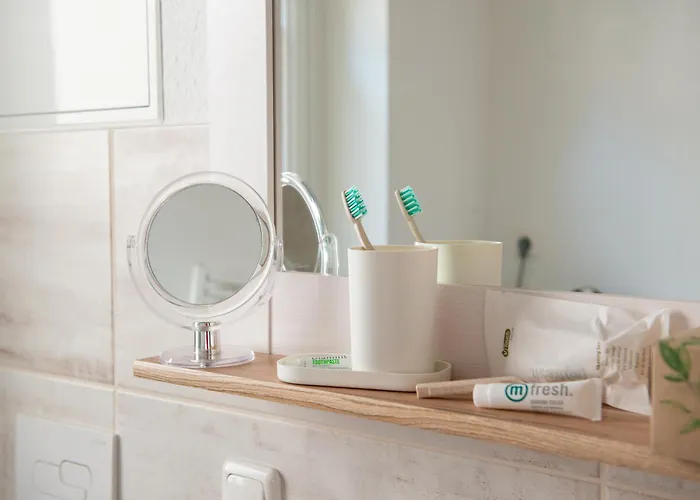 Savor 5 Personen 2 Schlafzimmer Babybett Netflix Balkon Zentrum באוטזן