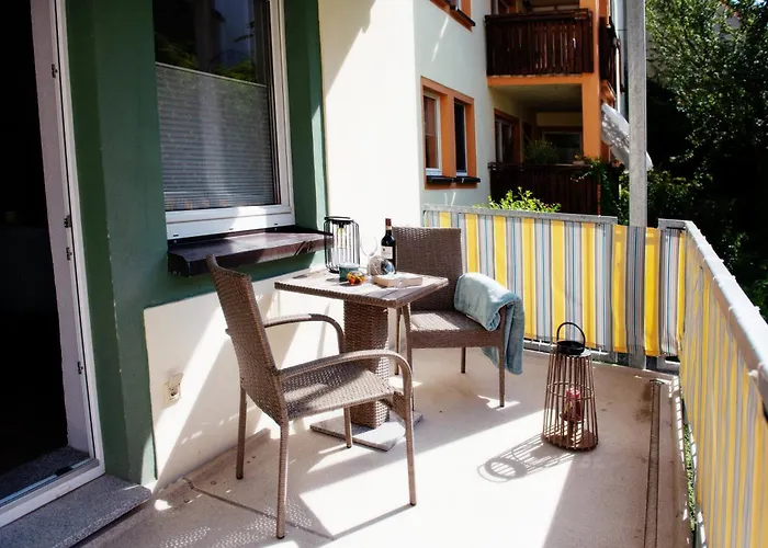 Savor 5 Personen 2 Schlafzimmer Babybett Netflix Balkon Zentrum דירה *